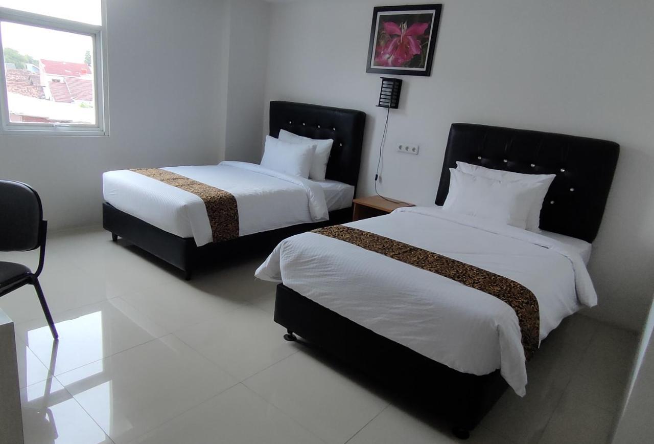 Golden Ganesha Hotel Yogyakarta By Ecommerceloka Gondowulung エクステリア 写真